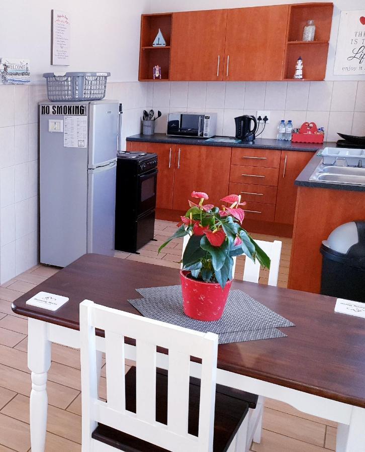 Harmony Haven Couples Retreat Apartment Amanzimtoti Exterior photo